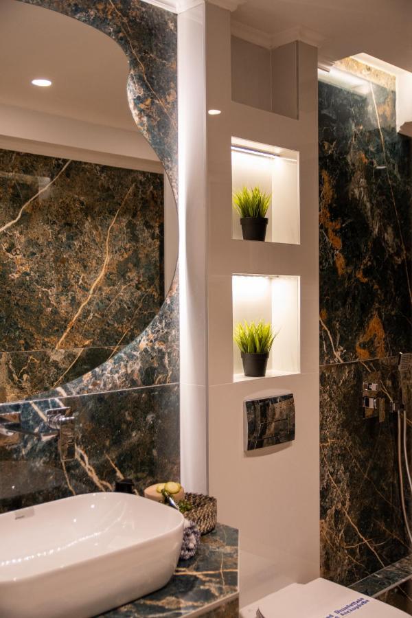 Sithoniars Luxury Ground Floor Apartment With Private Garden ネオス・マルマラス エクステリア 写真