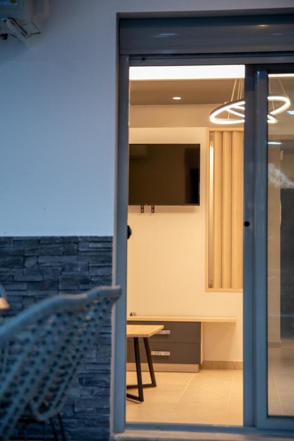 Sithoniars Luxury Ground Floor Apartment With Private Garden ネオス・マルマラス エクステリア 写真